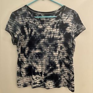 American Eagle blue tie dye shirt